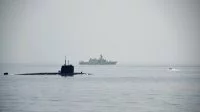 Un sous-marin français et la corvette émirienne Abu Dhabi