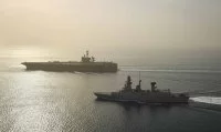 La frégate « Chevalier Paul » et le porte-avions américain USS « Theodore Roosevelt »