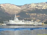 L’ex-Ouragan transféré dans le port de Bregaillon