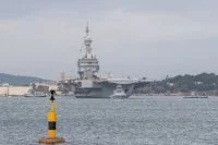 Le porte-avions Charles de Gaulle appareille de Toulon