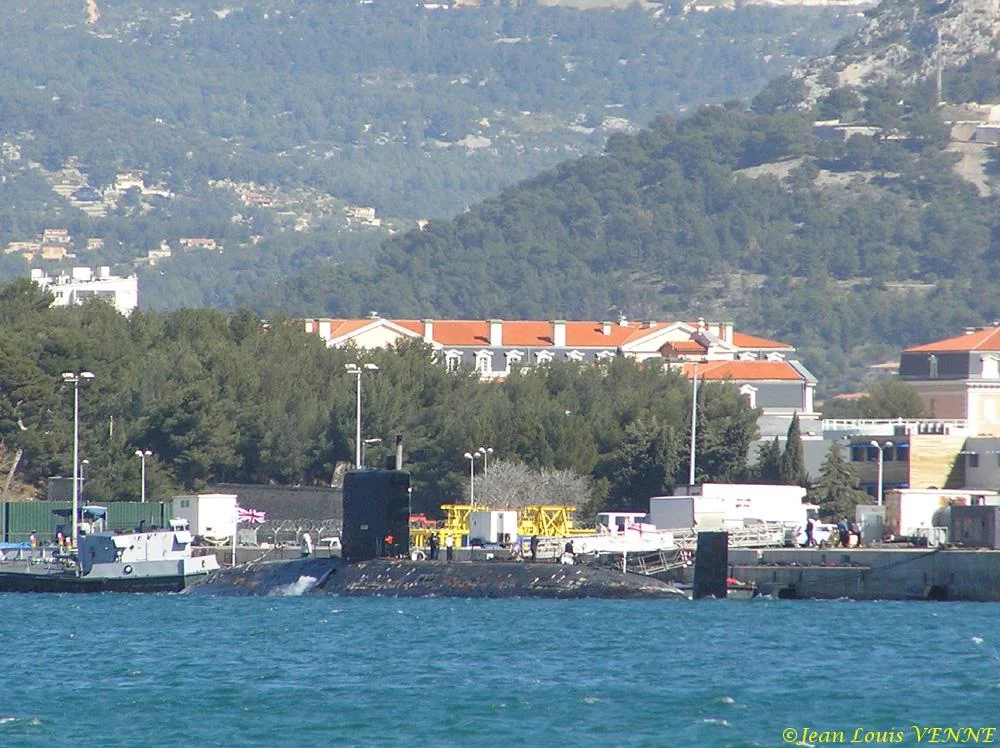 Le HMS Tireless