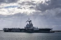 Le porte-avions Charles de Gaulle dans le port de Limassol (Chypre)