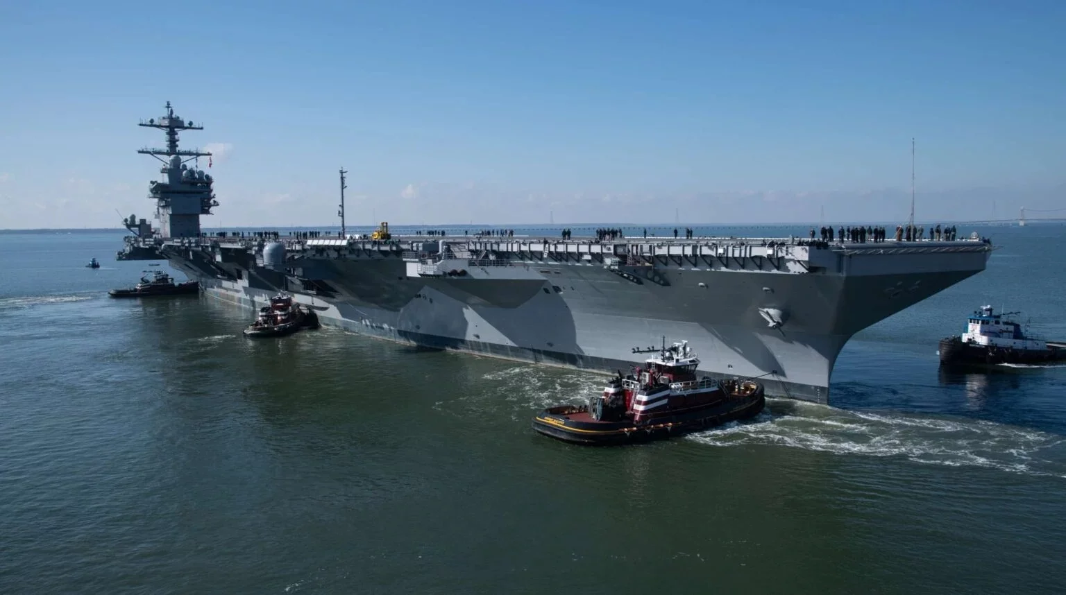 Le porte-avions USS John F. Kennedy