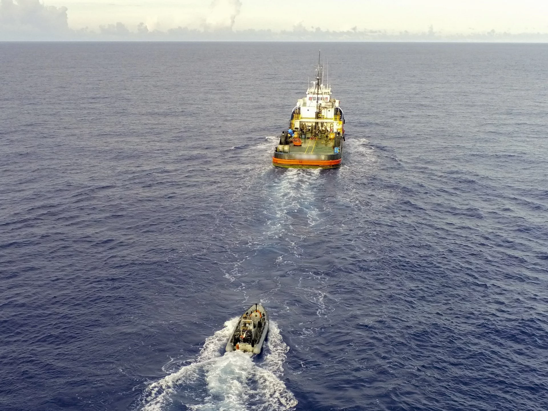Interception d'un navire transportant 2,4 t de drogue