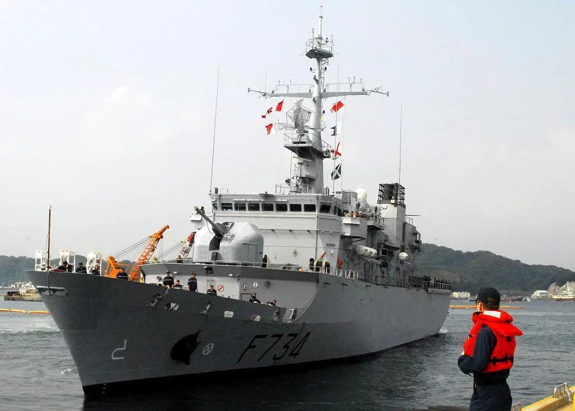 Arrivée du Vendémiaire à la base navale de Yokosuka