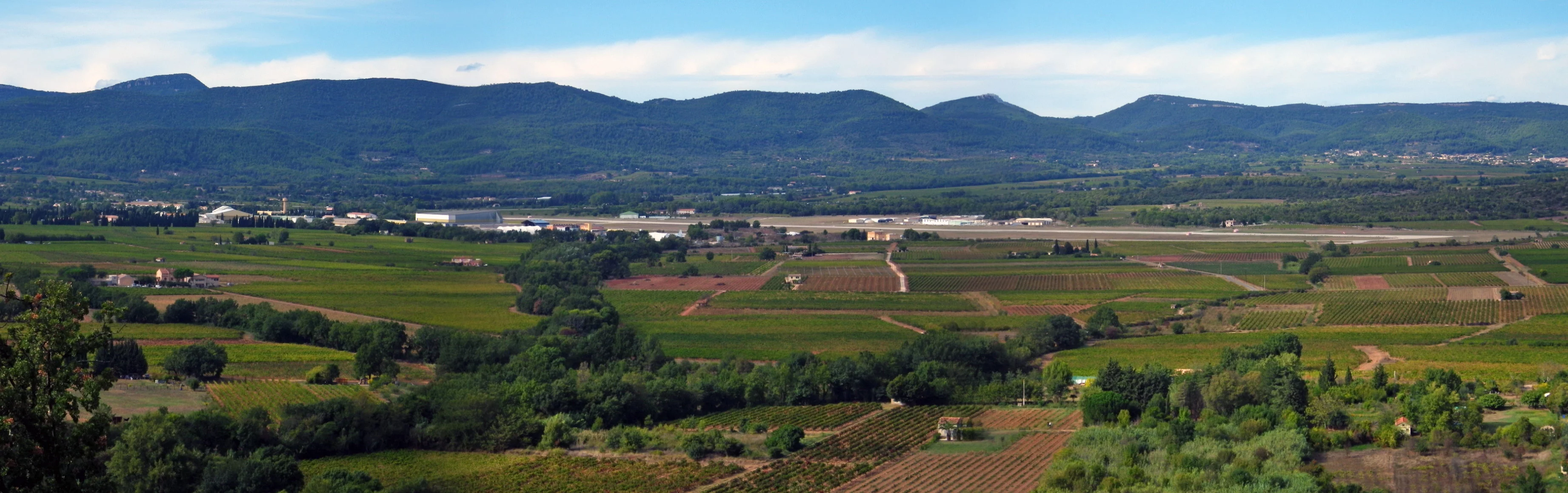 L'aérodrome militaire de Cuers-Pierrefeu