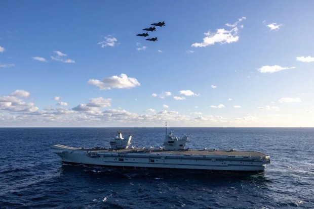 Le porte-avions britannique HMS Prince of Wales