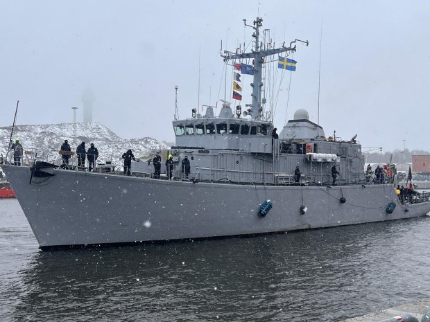 Le chasseur de mines L'Aigle arrive à Stockholm (Suède)